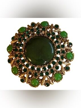 VINTAGE L.P BROOCH GREEN GOLD TONE LUCORAL & LUPEARL